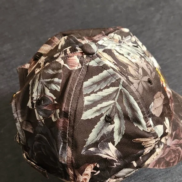 NWOT Nike Heritage86 Logo Floral Tennis Cap